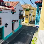 Antigua Calle Almudena Hotel