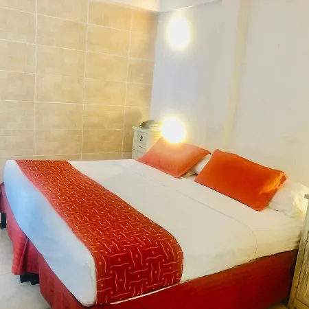 Antigua Calle Almudena Hotel 3*
